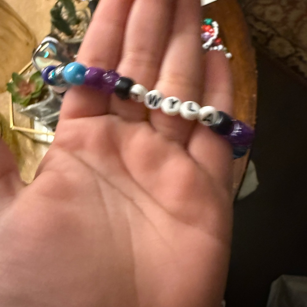 Custom Party Bracelets - Picture 10 of 11